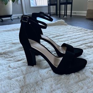 Womens Derek Heart suede heels 8.5